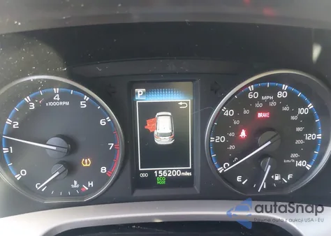 2017 Toyota Rav4 Xle z USA, uszkodzony, nr VIN JTMWFREV0HJ101479